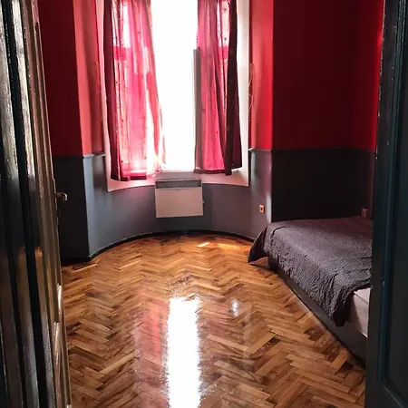 Red Hostal *